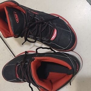 Boys size 6 andy1 used shoes